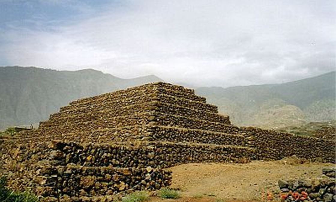 Pyramids Guimar3